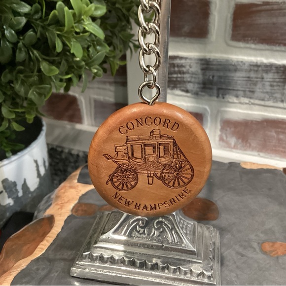 Vintage - Solid Wood & Metal - Lazer Carved - Concord New Hampshire Key Chain - Picture 3 of 8